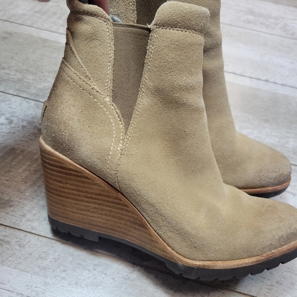 SOREL After Hours Chelsea Tan Wedge Ankle Suede Boot women’s 7.5 - Picture 12 of 13